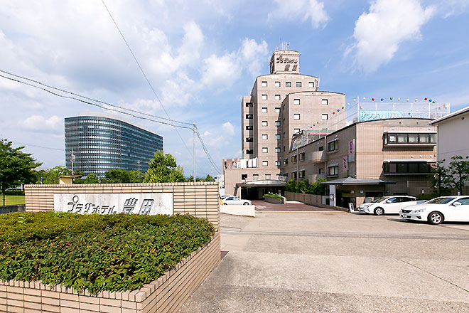 プラザホテル豊田の外観昼景
