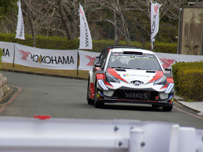 新城ラリーに出場するラリーカー
