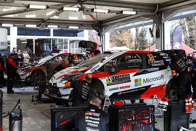 サービスパークでメンテナンスされるトヨタ・ヤリスWRC